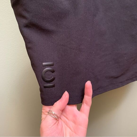 CLMBR Sports crop Top Size Large - Picture 2 of 6